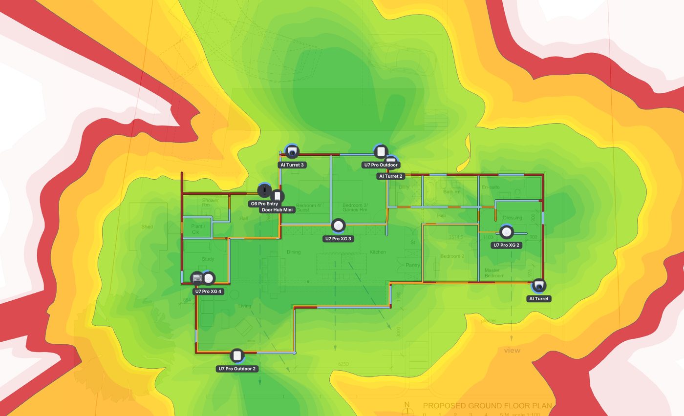 Ground floor plan of a single-storey new build with an estimated 5 GHz WiFi coverage heatmap and the access point, camera and door entry positions