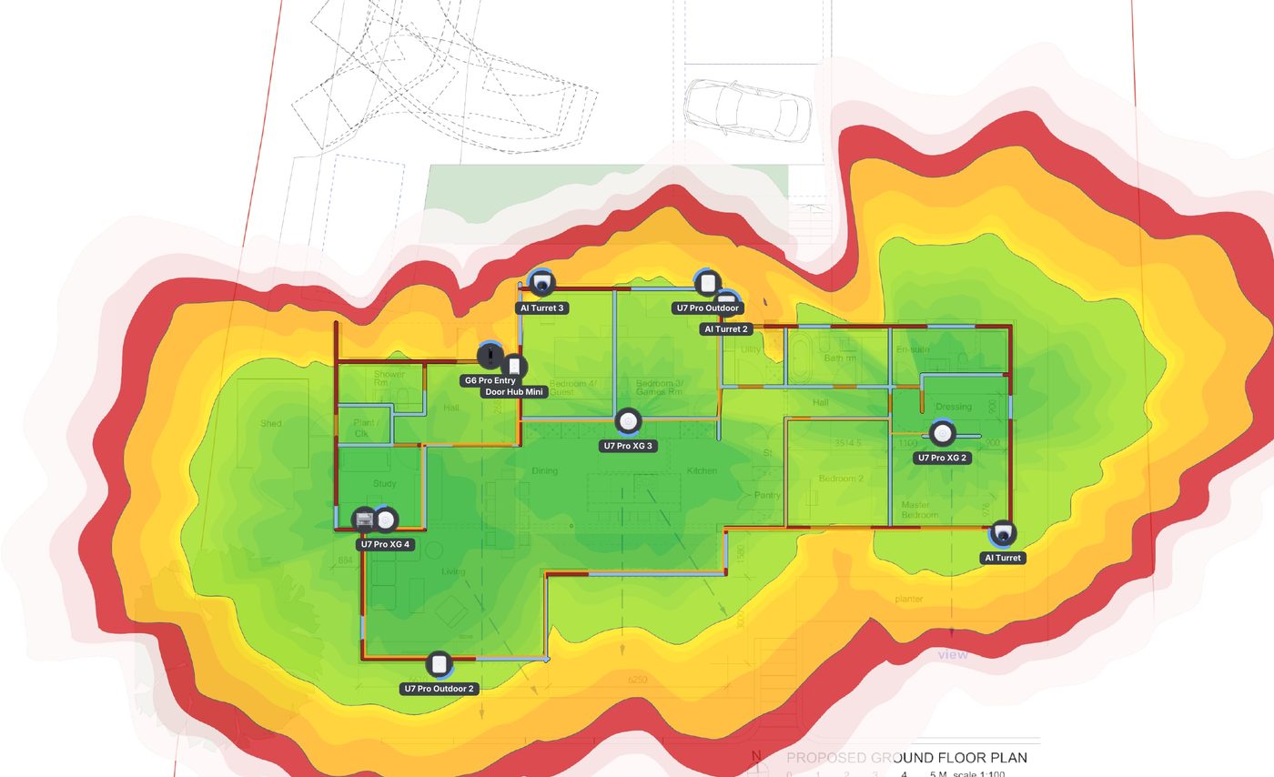 Ground floor plan of a single-storey new build with an estimated 6 GHz WiFi coverage heatmap from three indoor and two outdoor UniFi access points